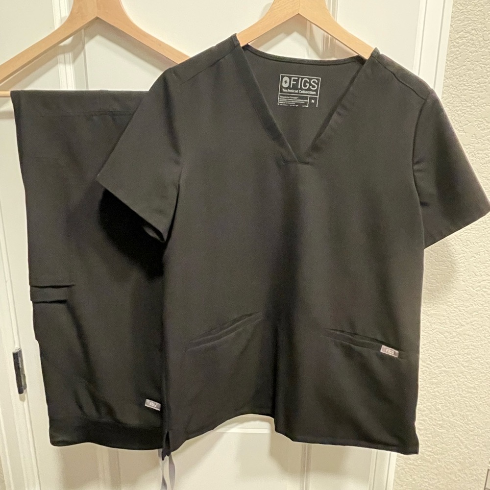 FIGS scrub set - Black - XL/Tall kade cargo pants - M casma 3 pocket